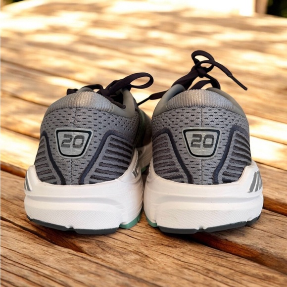 Brooks Ariel '20 Women's Running Shoes - Size 9 Wide (D) - Grey/Green - EUC - Picture 6 of 12